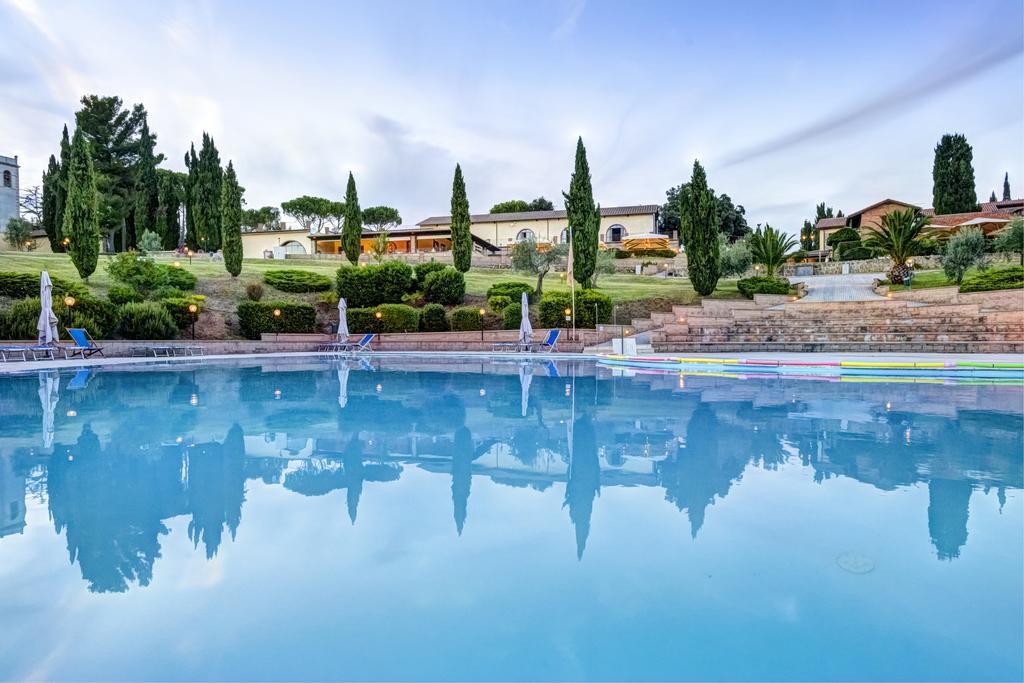 Pian Dei Mucini Resort Le Ville Massa Marittima Exterior foto