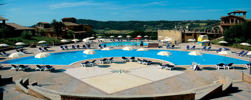 Pian Dei Mucini Resort Le Ville Massa Marittima Exterior foto